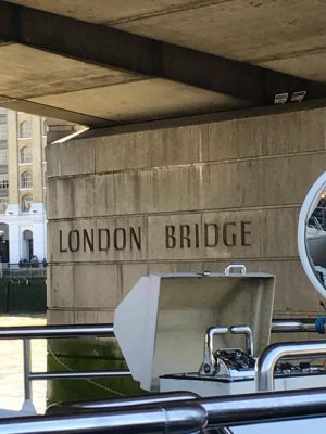 Earlier that Saturday, many students participated in a boat tour that took them directly beneath the London Bridge. (ERIKA ORTIZ/ THE OBSERVER)