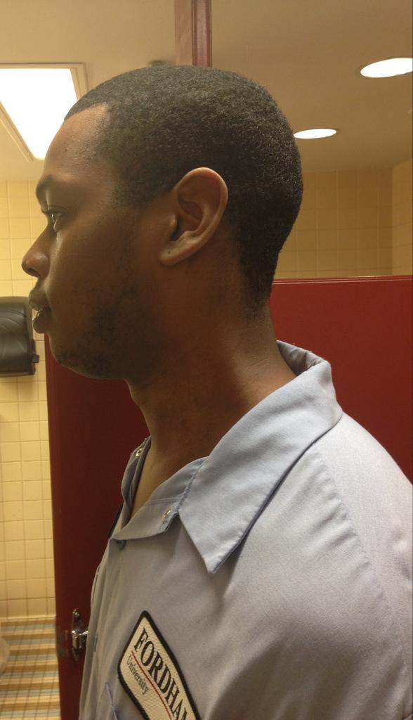 Janitor Rashim Grays is one of many FCLC’s night-time workers. (Nanor Hartounian/The Observer)