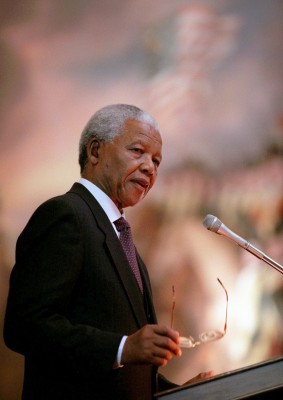 Former President of South Africa Nelson Mandela speaks in Washington, D.C., on September 23, 1998. (Chuck Kennedy via MCT)