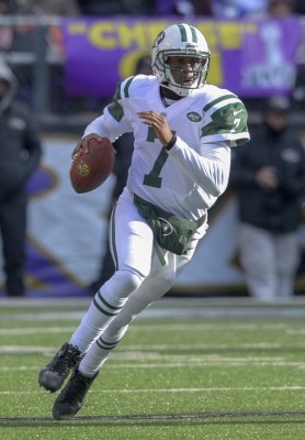 Geno Smith needs time to develop and a stronger team, not a benching. (Photo Courtesy of Doug Kapustin via TNS) 
