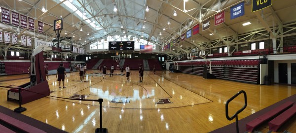 Hours of practice and dedication have made this year’s basketball team poised and ready to chase an NCAA tournament berth. (Lauren Macdonald/The Observer) 