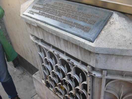 The London Stone (PHOTO COURTESY OF MARISSA SBLENDORIO)